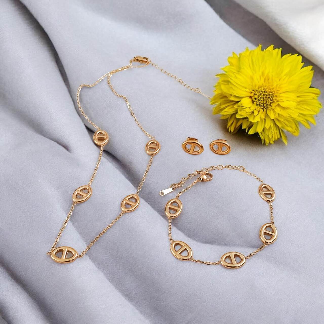 Ensemble de bijoux : collier en acier style marin, boucle d'oreille, bracelet ,Plaqués Or 18K