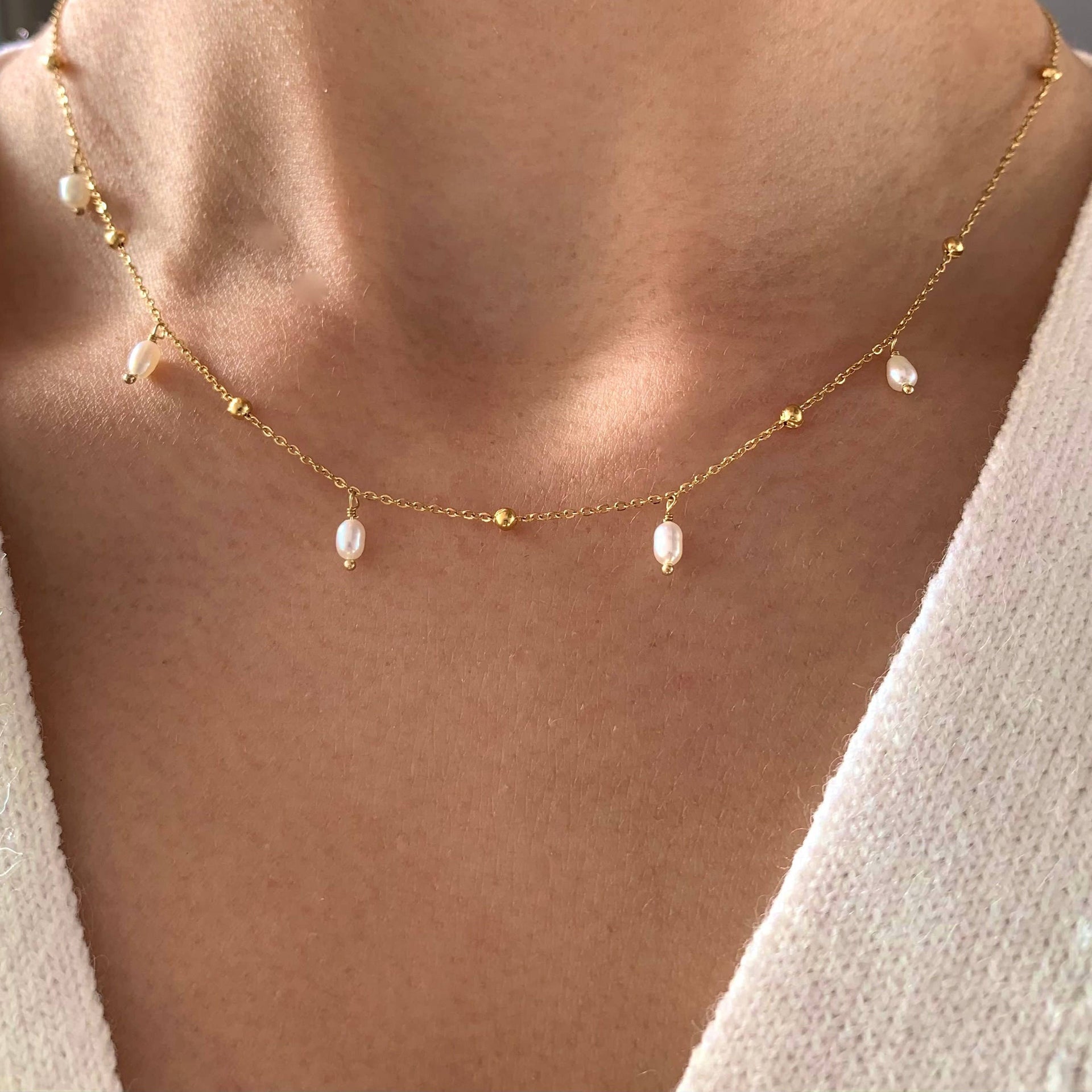 Collier acier chaine billes perles blanches