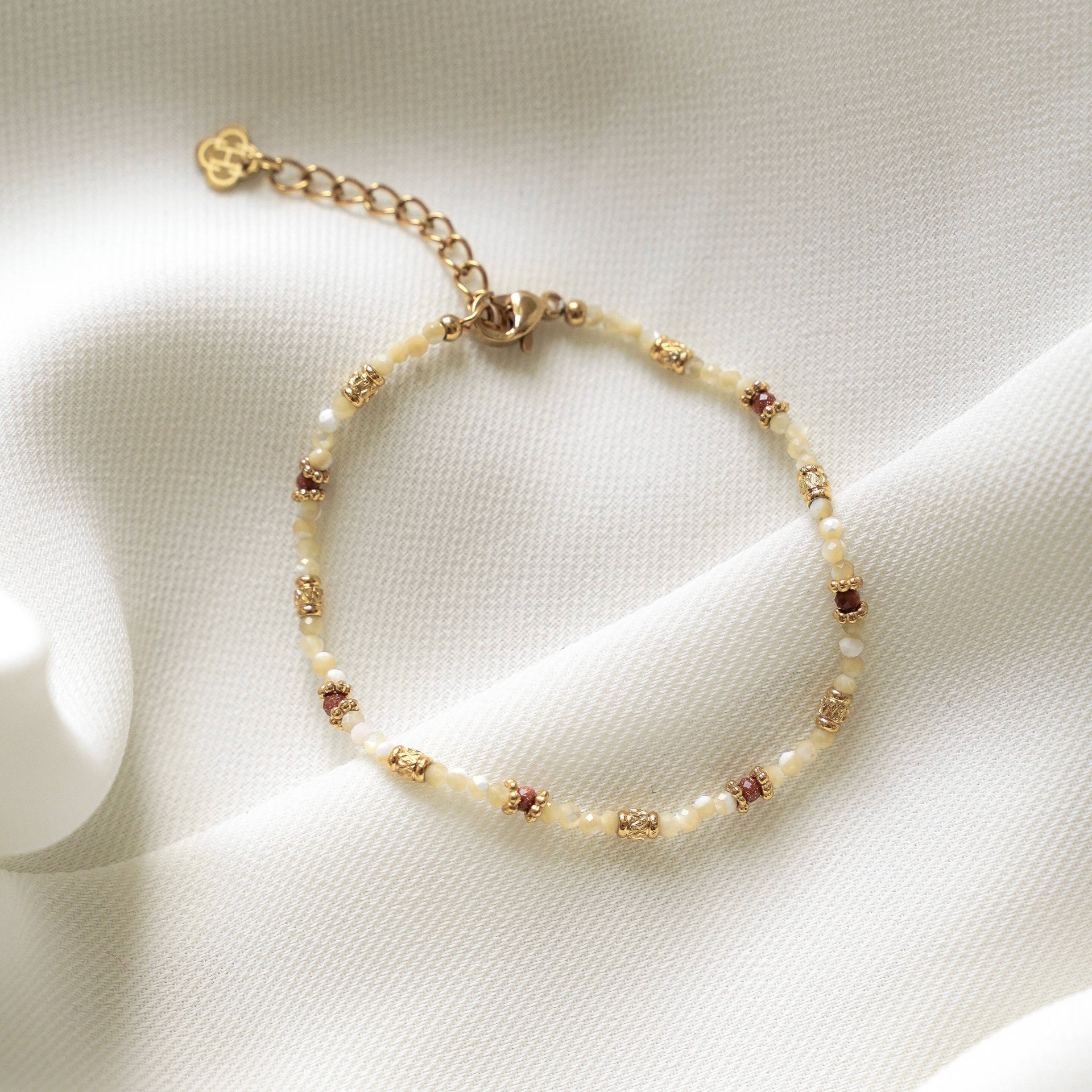 Bracelet perles blanches