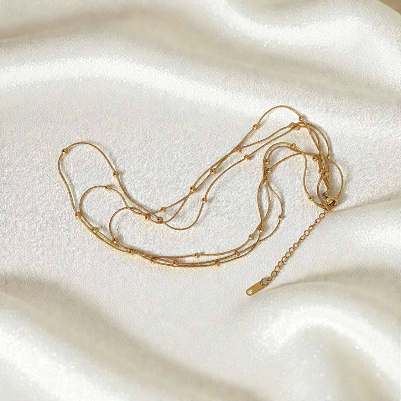 Collier triple chaîne à petites perles, acier, Or 18K