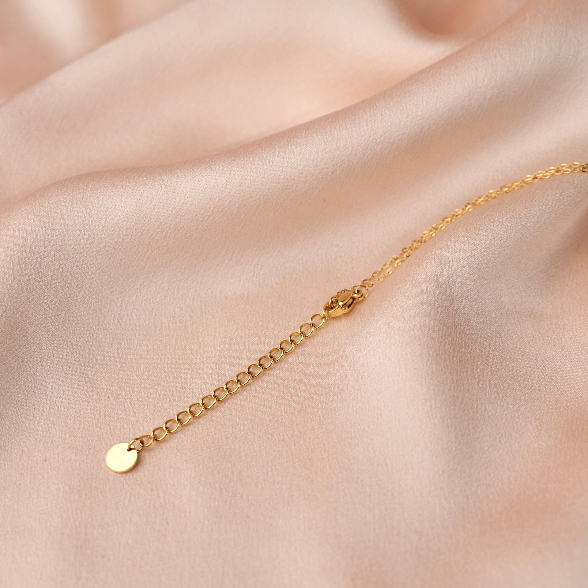 Collier acier chaine billes perles blanches