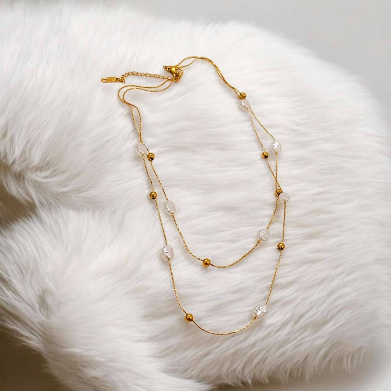 Collier double Chaine avec perles baroques en acier Plaqué Or