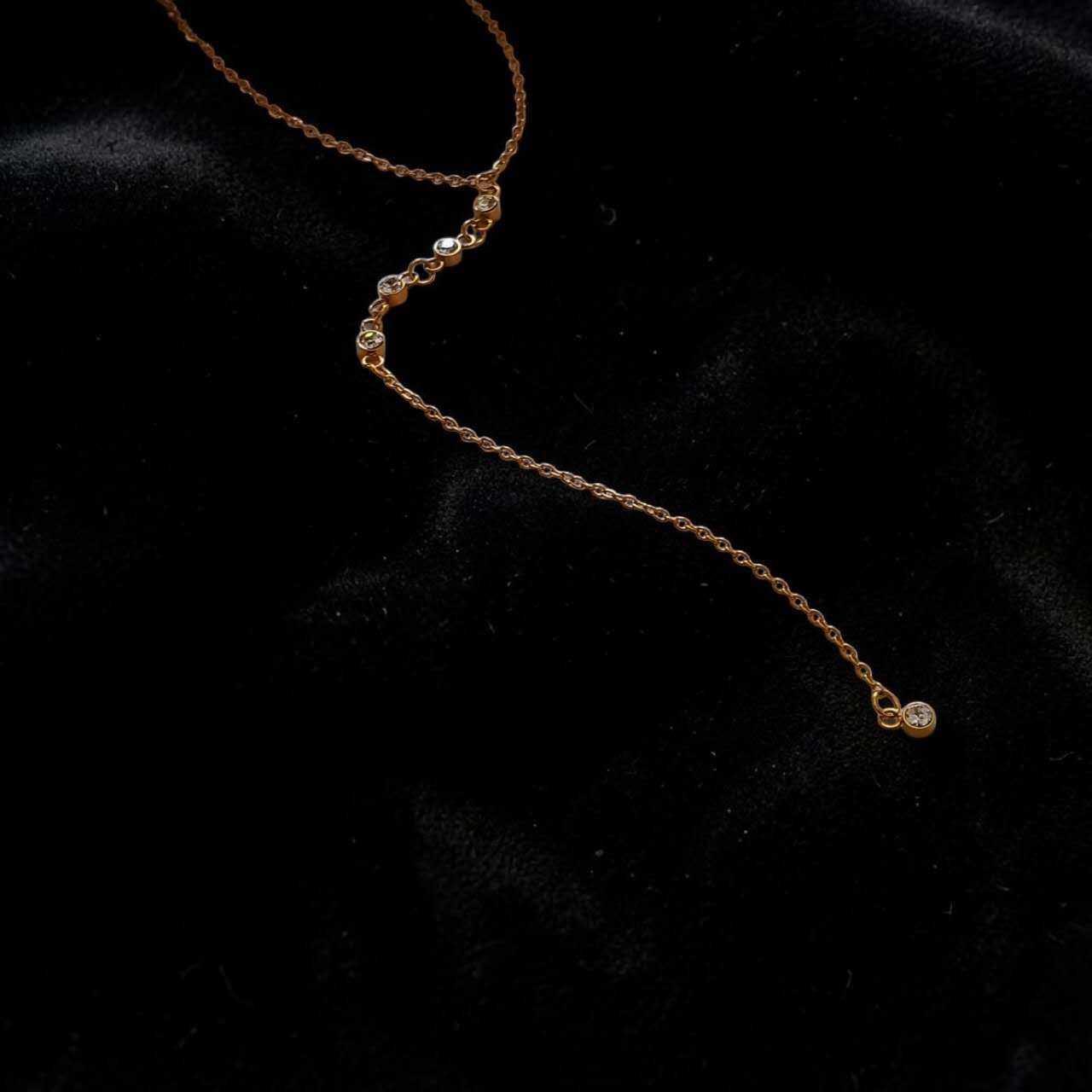 Collier en Y avec pendentif en zircone, acier  Plaqué Or 18K